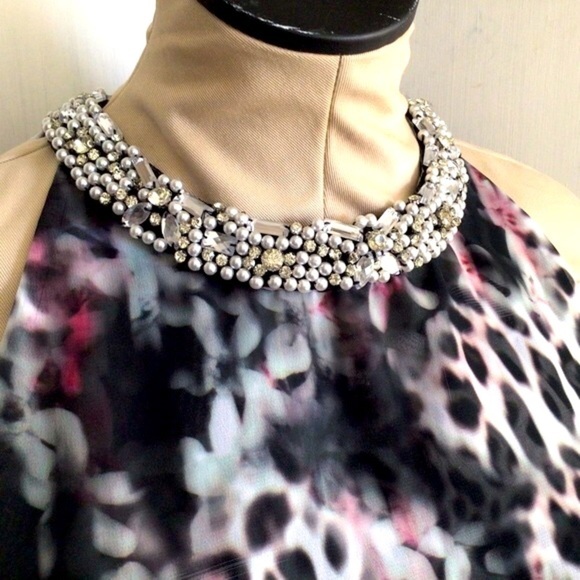 JENNIFER Lopez Sleeveless Animal Floral Beaded Mock Neck Layered Blouse/Top Sm. - Picture 3 of 12